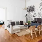 Charming And Unique Apartment With Balcony By The Great Synagogue